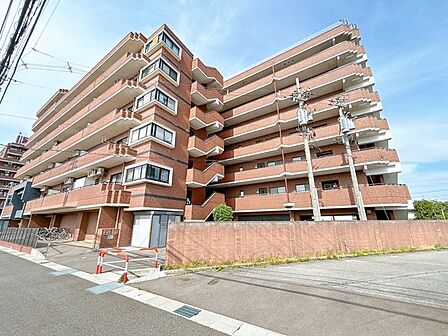 マンション外観です