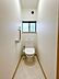 トイレ：【リフォーム済】トイレはジャニス工業製の温水洗浄機能付きに新品交換しました。汚れが付きにくい加工が施してあるのでお手入れが簡単です。直接肌に触れるトイレは新品が嬉しいですよね。