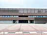 外観：岩瀬中学校です。現地から300ｍです。