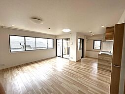 泉ヶ丘ガーデンヒルズJIOUZEN 2LDKのリビング/ダイニング