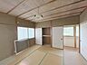 和室：【リフォーム中】2階和室8帖です。こちらも洋室に変更予定です。
