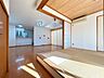 リビング/ダイニング：売主として累計6万戸以上の住宅をリフォームして販売してきた経験に基づき、一戸一戸、土地や建物に合わせてリフォームを行っています。ぜひとも現地でご確認ください。