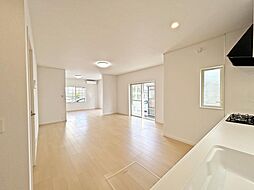 湖南市下田　戸建て 4LDKのリビング/ダイニング