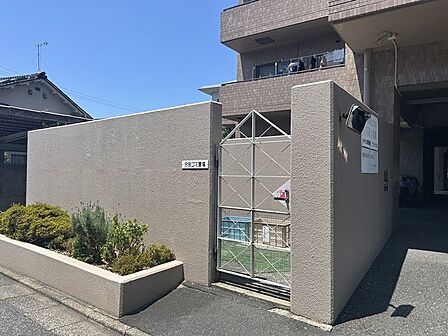 【現地写真】ゴミ収集場です。通勤のついでにさっとゴミ出しできそうです。