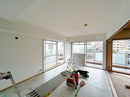 【リフォーム中写真8/22撮影】続き間和室別角度です。照明交換を行います。