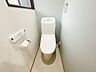 トイレ：【リフォーム済】トイレにはリクシル製の温水シャワー機能付きのトイレを設置しました。