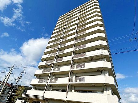 【外観】15階建の8階部分です。平成27年築のマンションとなっています。
