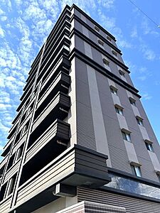 外観：【現況販売中】全邸南向き、角住戸で私邸感があり、上質で都心居住のような理想のマンションです。