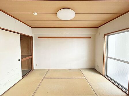 【リフォーム企画中】和室は洋室へ変更いたします。クロス、照明も交換いたします。