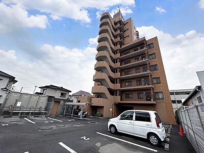 外観：【住宅ローン減税対象】10階建て総戸数22戸のうちの5階です。近所にはコンビニ（約330m）があり、生活に便利です。