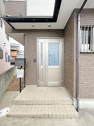 玄関 東温市横河原1344-7