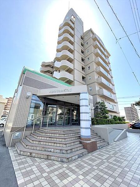 【住宅ローン減税対象】価格には消費税、リフォーム費用を含みます。内覧希望の方はお電話ください。平成3年6月築・RC造 地上9階建てです。現地は8階の802号室です。