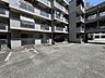外観：マンション敷地内駐車場　現在空き無し