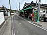 周辺：【スーパー】森下商店様まで約200m（徒歩2分）。すぐ近くに商店があるとお料理の買い出しもらくらくですね。