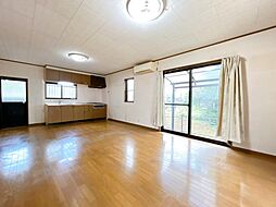 松浦市志佐町里免　戸建て 4LDKのリビング/ダイニング