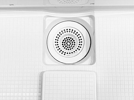 【同仕様写真(変更の可能性あり)】新品交換予定のユニットバスは浴室乾燥機能付きです。湿気をすみずみまで除去、結露やカビの発生を抑えます。雨の日のお洗濯にも便利ですね。