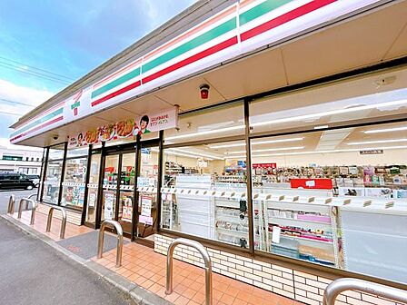 セブンイレブン佐世保権常寺店様 【周辺写真】コンビニエンスストア「セブンイレブン佐世保権常寺店」様まで約110mです。