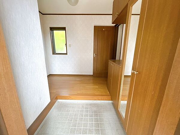 玄関を拡大表示