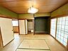 和室：1階の6帖和室です。二間続きになっております。