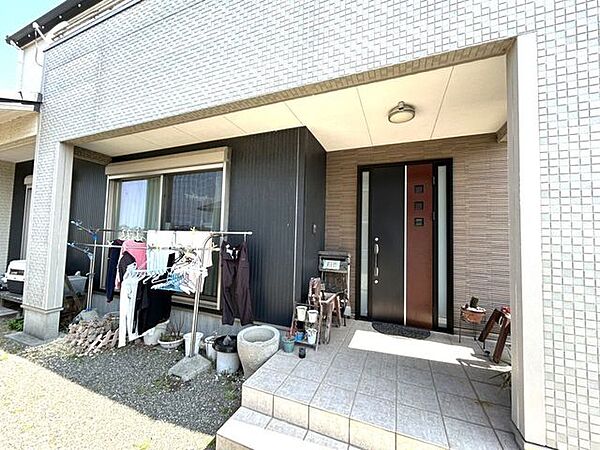 玄関を拡大表示