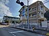周辺：緑ケ丘小学校まで800ｍ徒歩10分、登下校の時間が友達との絆を深めます。