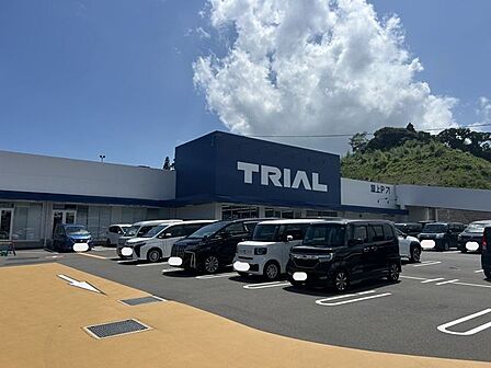 スーパーセンタートライアル加納店まで1300ｍ（車5分）