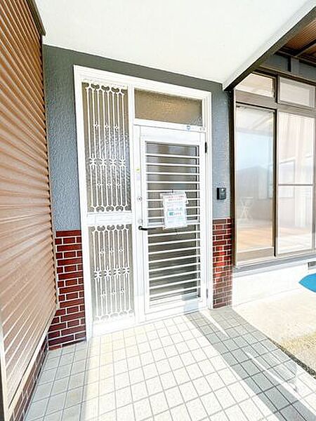 玄関を拡大表示