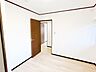 室内：【リフォーム後写真】室内の建具類はすべて交換しております。