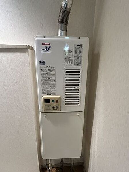 【リフォーム前】ガス給湯器は新品に交換予定です。