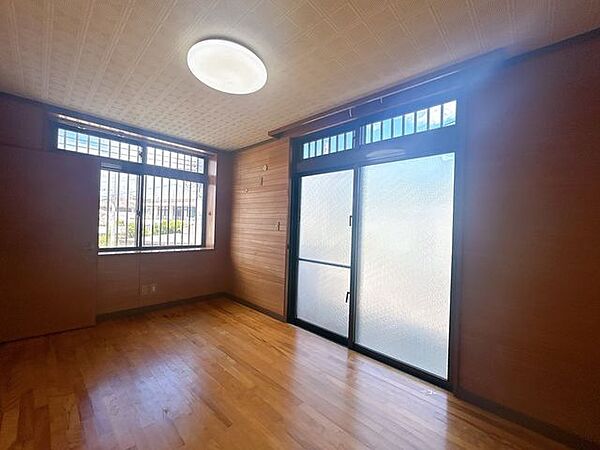 洋室を拡大表示