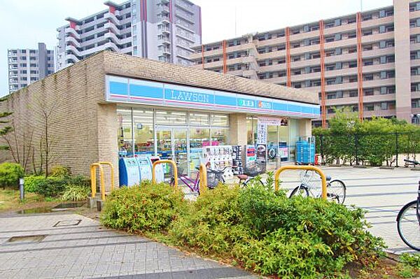 画像29:【コンビニエンスストア】ローソン クレストシティ浦安店まで399ｍ