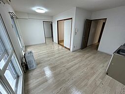 サンシャイン中島公園 401 4階2LDKのリビング/ダイニング