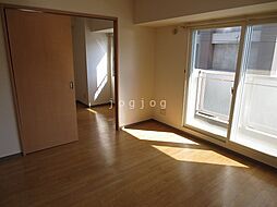 センタービル913 302 3階2LDKのリビング/ダイニング