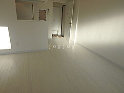 クーデクール北円山 302 3階1LDKのリビング/ダイニング