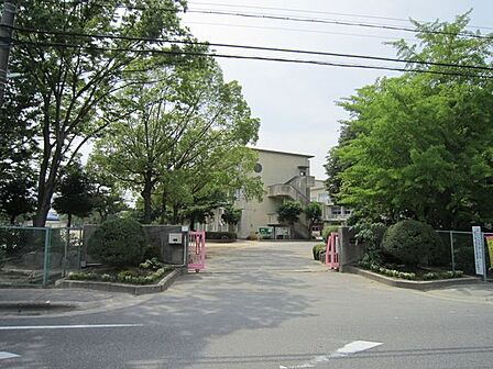 大門小学校岡崎市大門町にある公立の小学校です! 700m