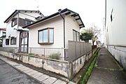 閑静な住宅街で穏やかな暮らしができそうです。
