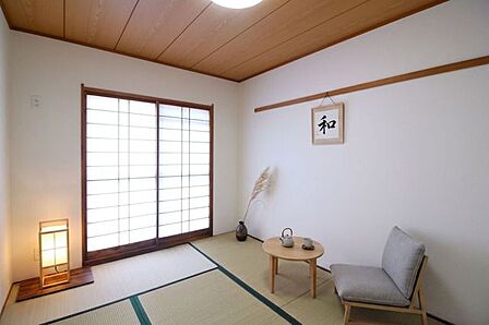 *6帖和室*一部屋和室があると安らぎますね。ご家族の癒しの空間に。柔らかい畳の上なら、お子様が転んでも怪我をしにくく安心です。(CG加工の為、現況と異なります。)
