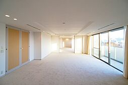 駒沢ガーデンハウス 6階5LDKのリビング/ダイニング