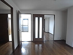 イーストピア 102 1階3LDKのリビング/ダイニング