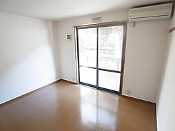 グランシャリオ 202 2階1Kのリビング/ダイニング