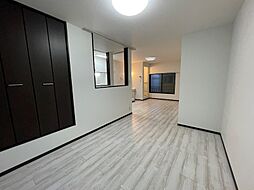 ワーハウス 202 2階ワンルームのリビング/ダイニング