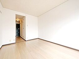 グローバルＮＩ 302 3階1Kのリビング/ダイニング