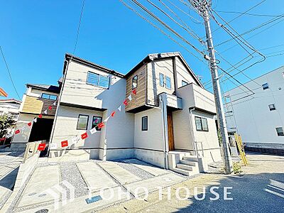 外観：建物の居住性に拘った邸宅は、「落ち着き」と「安らぎ」と「快適」を実現してくれます。