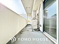 頬をなでる優し...
