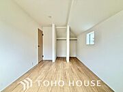 お子様の心と身体を見守る子供部屋として、小さな自立心を育むお部屋作りを見越してご覧下さい。