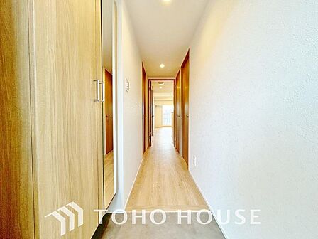ゲストを招き、家族を迎える玄関は、ディスプレイや照明にこだわってみてはいかがでしょうか。