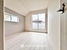室内：お子様の心と身体を見守る子供部屋として、小さな自立心を育むお部屋作り、を見越してご覧下さい。プライベートな時間を大切にしながら、のびのびと自分らしさを育み、健やかに成長できる、快適な空間を実現します。