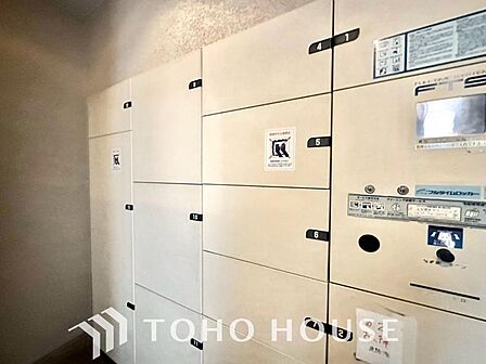 ネット通販の利用に欠かせない宅配ボックスを完備。不在時はもちろん、入浴中や料理中など手が離せない時などでも、時間を気にせず荷物を受け取れます。暮らしの利便性を高める最新設備をぜひ現地でお確かめ下さい。