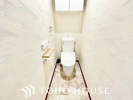 水回りは清潔感あるホワイトで統一。毎日の家事動線を意識したゆとりある設計で、暮らしやすさと美しさを両立しました。家族みんなが笑顔になって、毎日を心地よく快適に過ごせる、魅力あふれる理想的な住空間です。