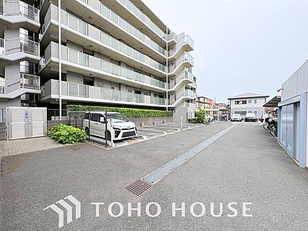 敷地内の駐車場の空き状況や料金など、詳細はお気軽にお問い合わせください！ポータルサイトや自社ホームページから、皆様からのご連絡を心よりお待ちしております。最新の状況をご案内しますので、お気軽にどうぞ。